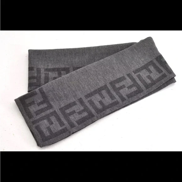 Authentic Fendi scarf Woolen Scarf - Picture 11 of 12